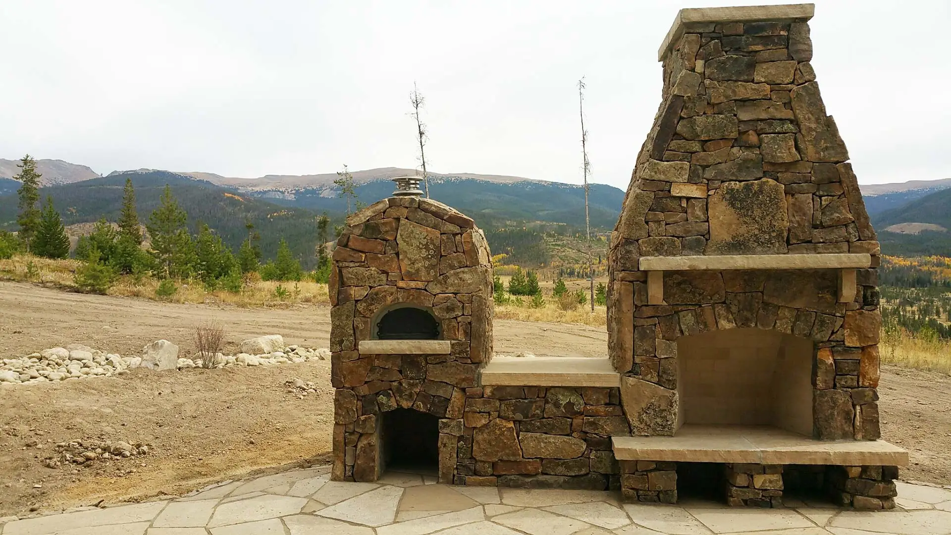Custom fireplace and pizza oven in Colorado.